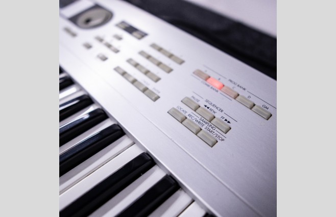 Used Korg Triton LE 61 Note Synthesizer with Flight Case (SN:006390) - Image 10